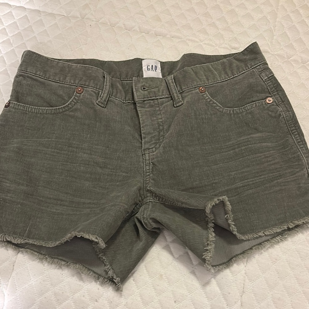 GAP Women's Green corduroy Shorts